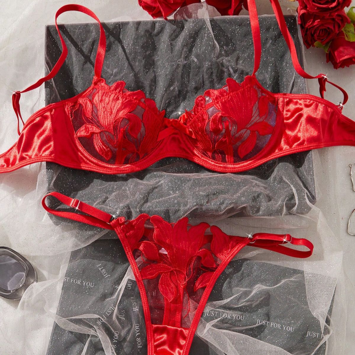 Women's Sweet Lace Embroidery Mesh See-through Sexy Lingerie, Fashion Sexy Lingerie 2-piece Set