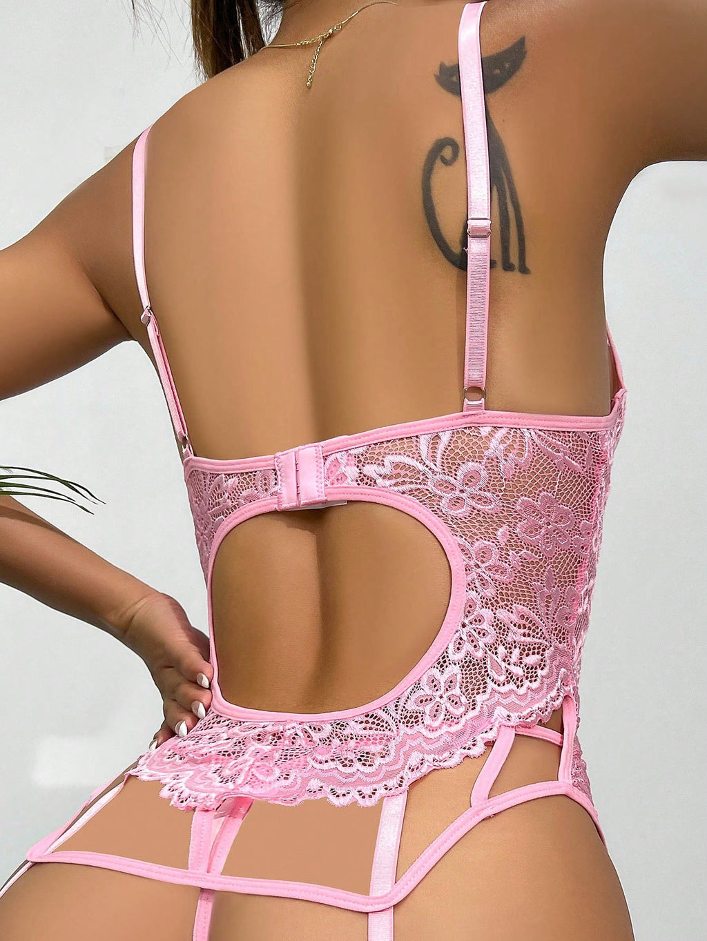 Lace sexy splicing see - through body - hugging lingerie set with thigh - high details for women
