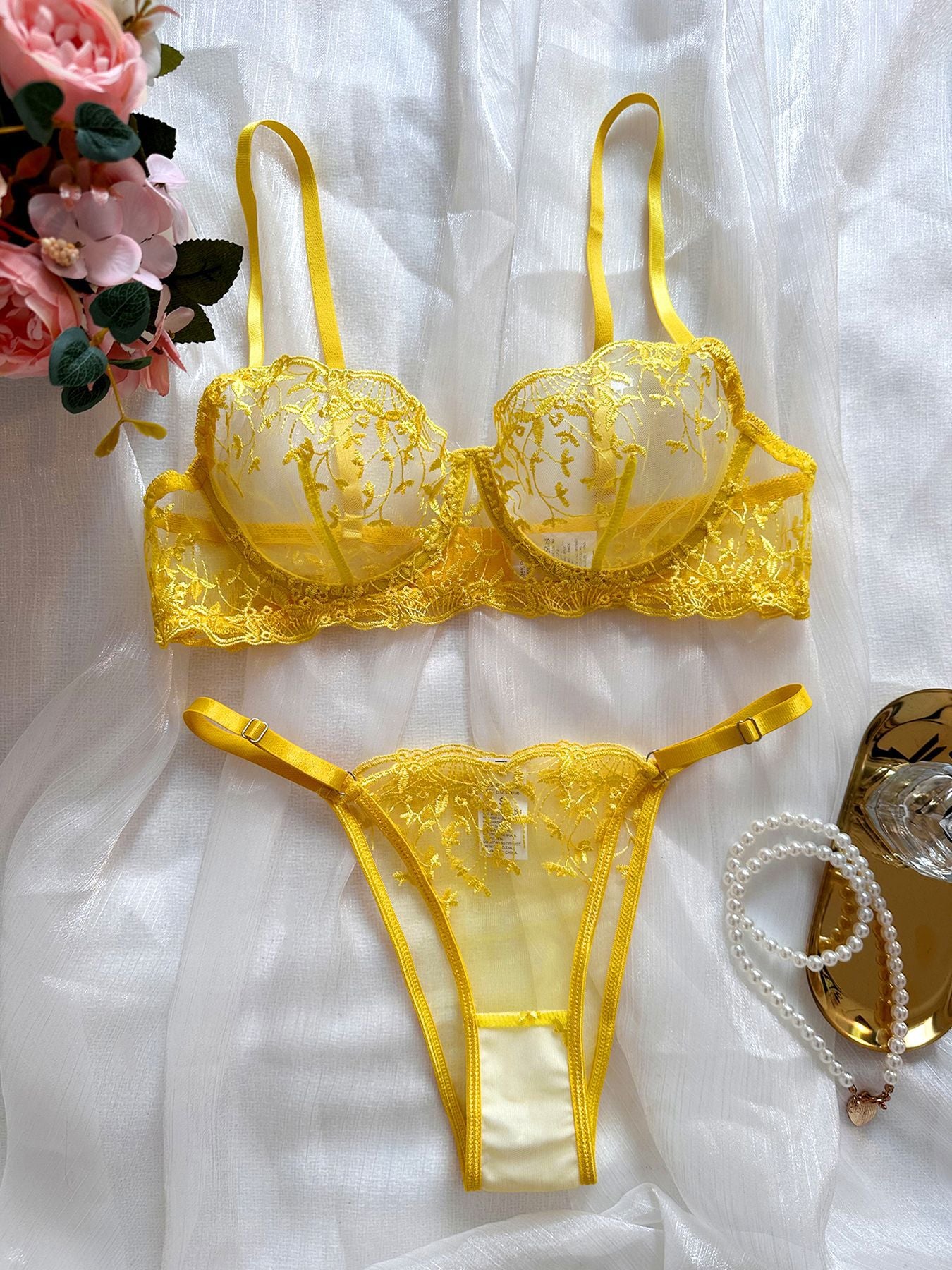 Sexy lingerie with embroidery, pure and seductive see - through erotic set for women