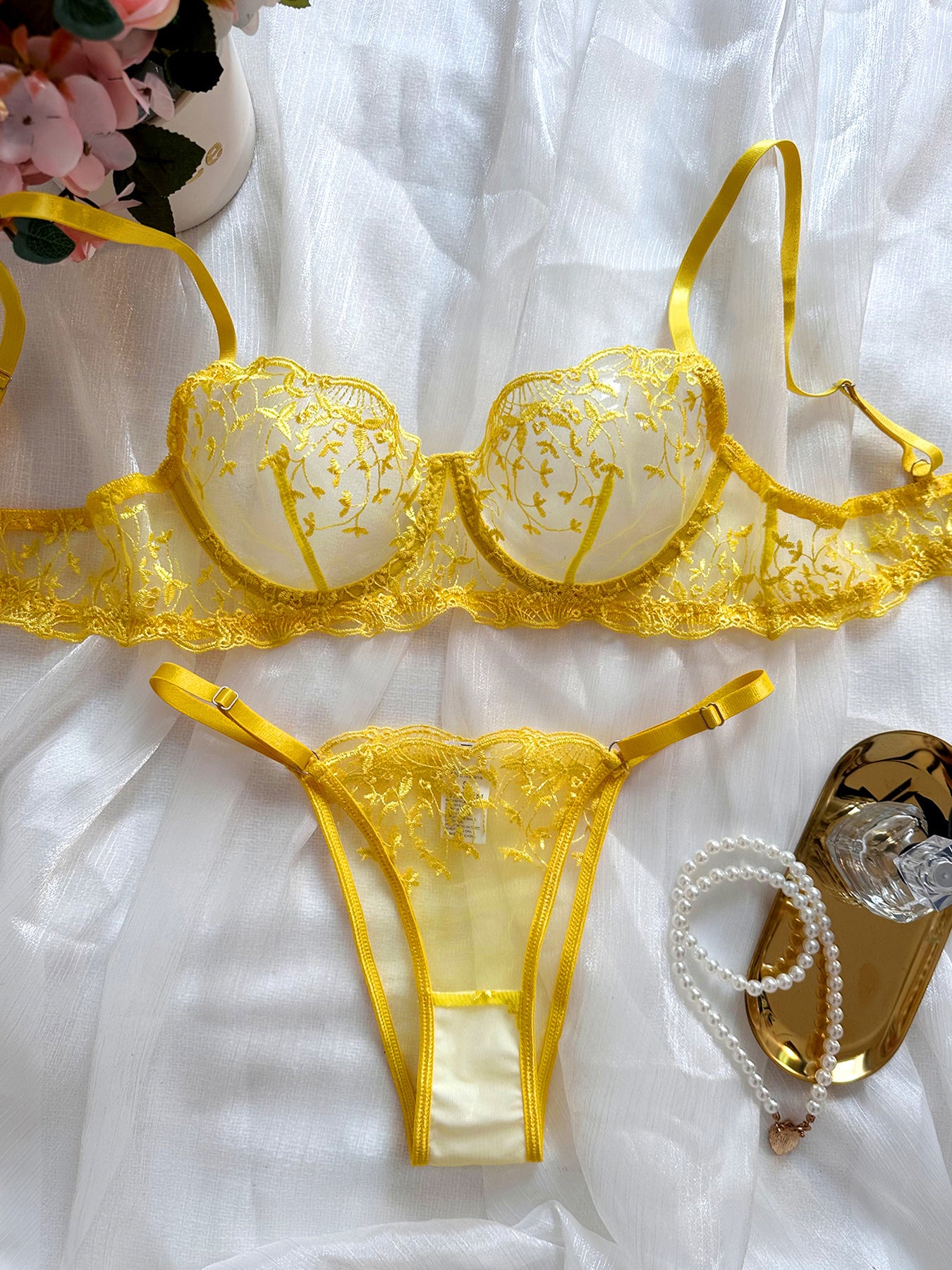 Sexy lingerie with embroidery, pure and seductive see - through erotic set for women