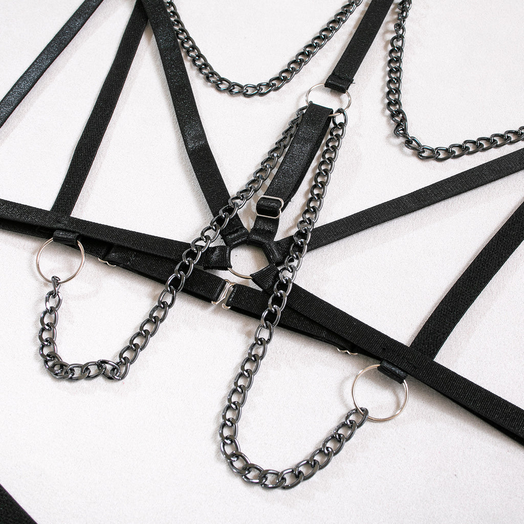 Women's Sexy Chest-Exposing Lingerie, Heavy Craft Stitching Metal Chain Halter Sexy Lingerie 3-Piece Set