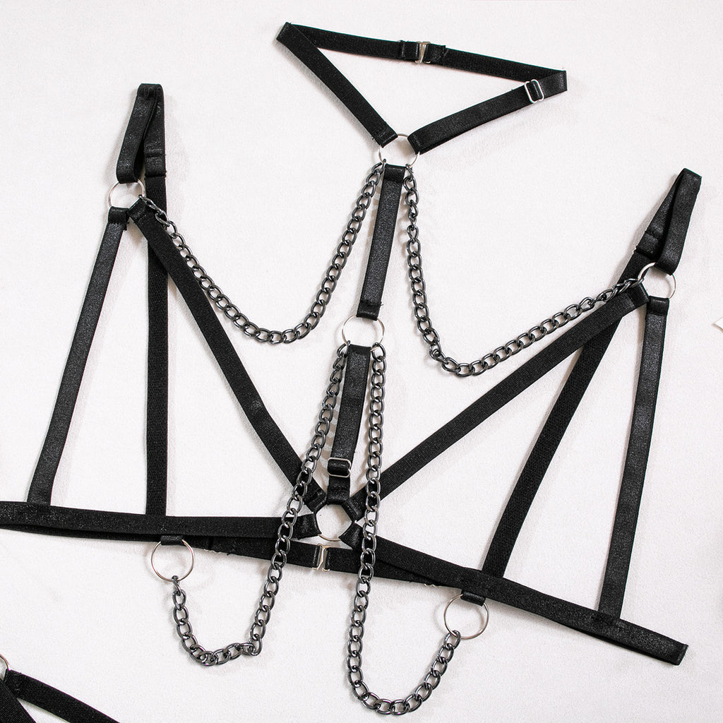 Women's Sexy Chest-Exposing Lingerie, Heavy Craft Stitching Metal Chain Halter Sexy Lingerie 3-Piece Set